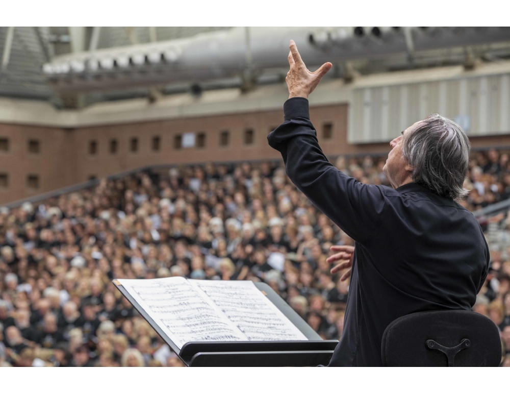 Cantare amantis est, Riccardo Muti dirige il coro d’Italia