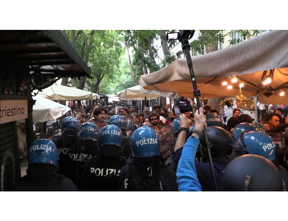 Contestazioni e scontri alla commemorazione di Grilz a Trieste