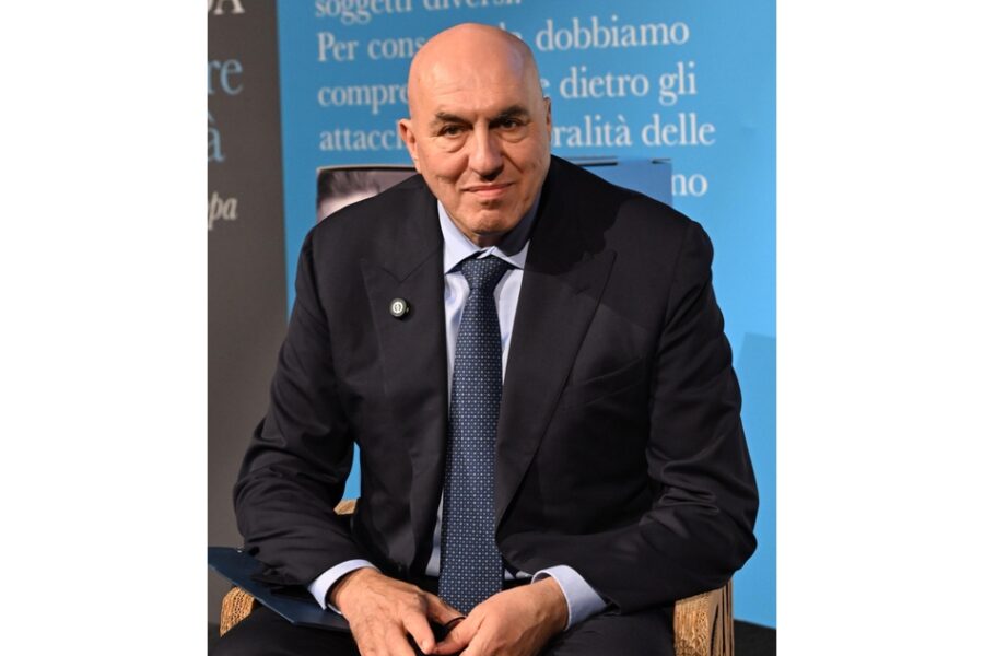 'Ne parleremo con Parlamento. Per lo Stretto invece serve tregua e poi tutti i passaggi'