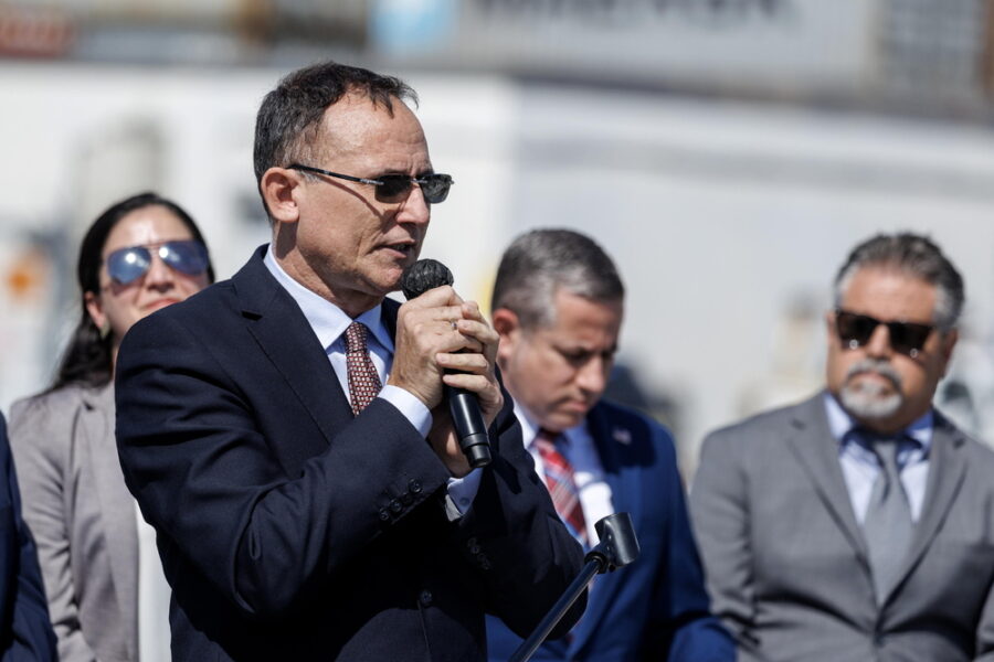 Il leader dissidente invoca l'unità nazionale e una transizione senza violenze