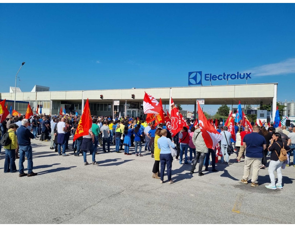 Electrolux: vescovo di Pordenone al fianco dei lavoratori di Porcia