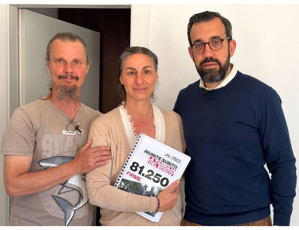 Famiglia nel bosco, Pro Vita incontra i genitori e consegna 81mila firme