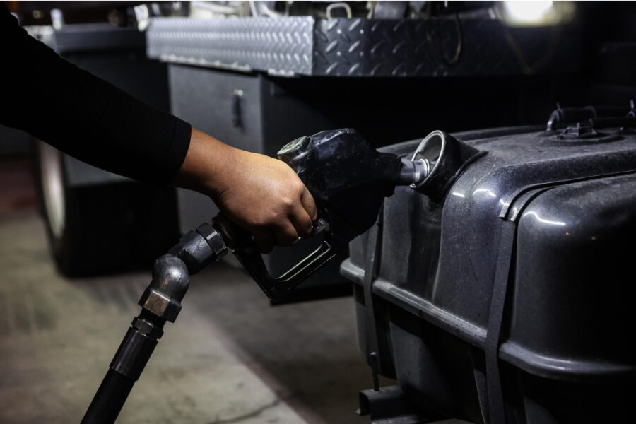 'Le scorte globali di petrolio si stanno riducendo a un ritmo record'