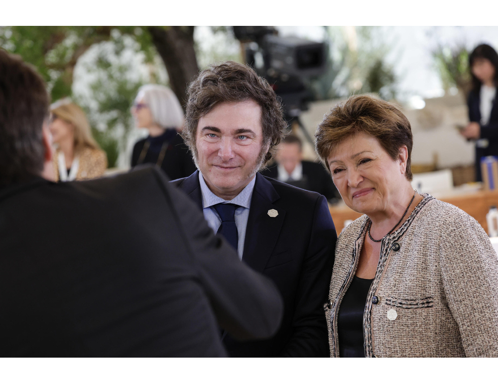 Fmi approva la revisione del piano Argentina e sblocca un miliardo di dollari