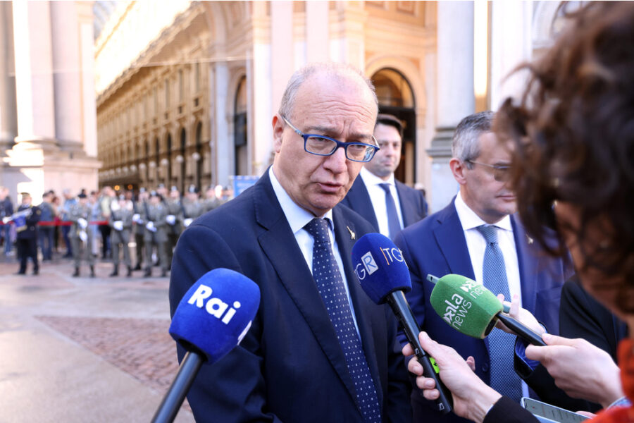 'Ucciso dalla mafia' aveva detto il ministro che poi attacca 'sciacallaggio'