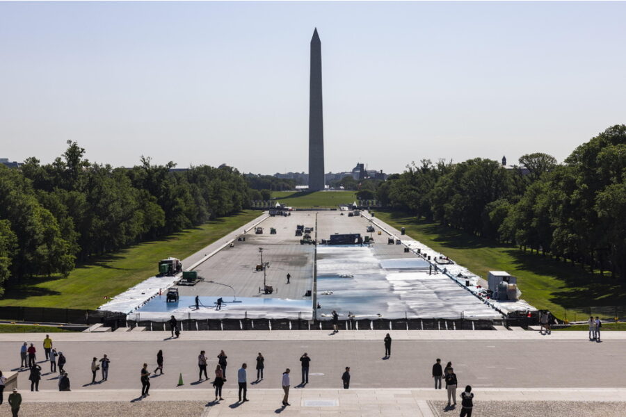 E Trump posta foto del suo campo da golf e della vasca del Lincoln Memorial