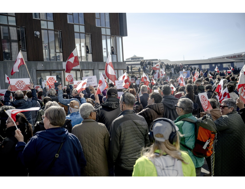 Groenlandesi protestano davanti consolato Usa a Nuuk, ‘no è no!’
