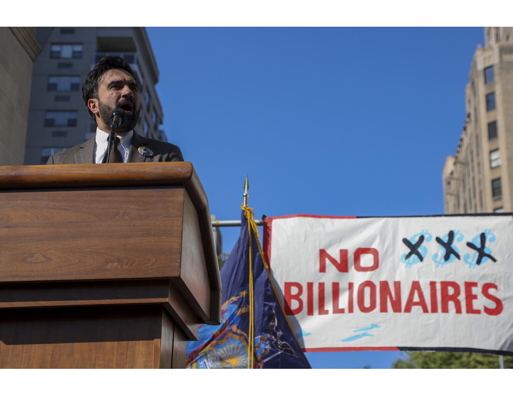 I leader di New York varano la tassa sui pied-a-terre milionari