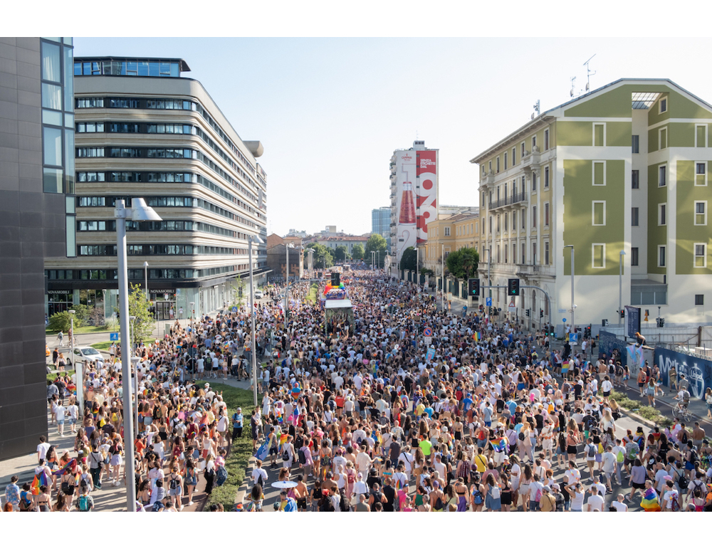 Il 27 giugno a Milano sfila il Pride, sono attese 350mila persone