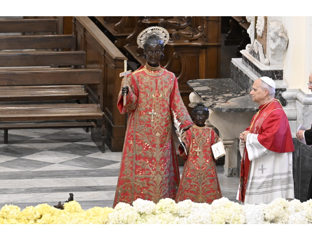 Il Papa ad Acerra, sono venuto a raccogliere le lacrime