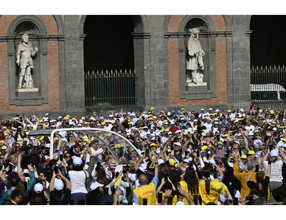 Il Papa da Napoli, non c’è pace senza giustizia