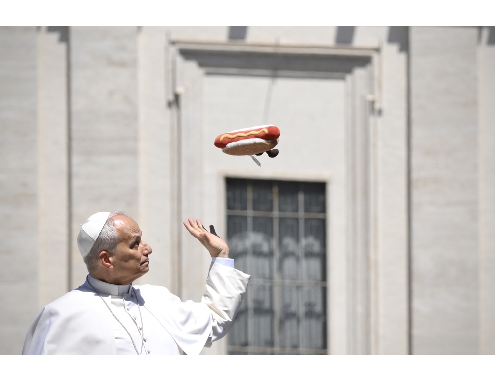 Il Papa ha lasciato il Vaticano, in volo verso Acerra