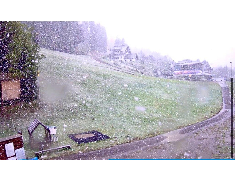 Il maltempo riporta la neve in Lombardia, nevicate a Pontedilegno-Tonale