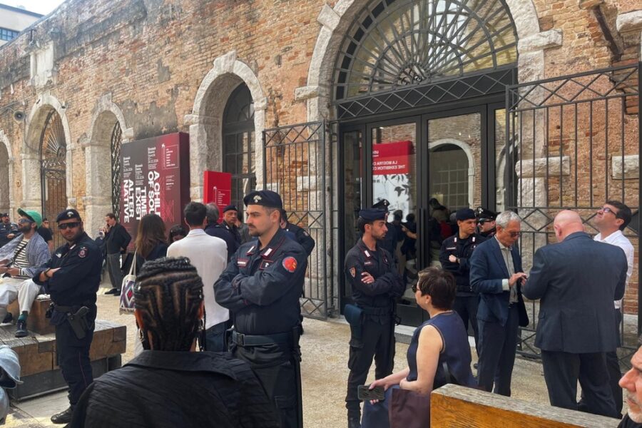 Un grande schieramento di polizia nel giorno delle annunciate proteste Pro Pal