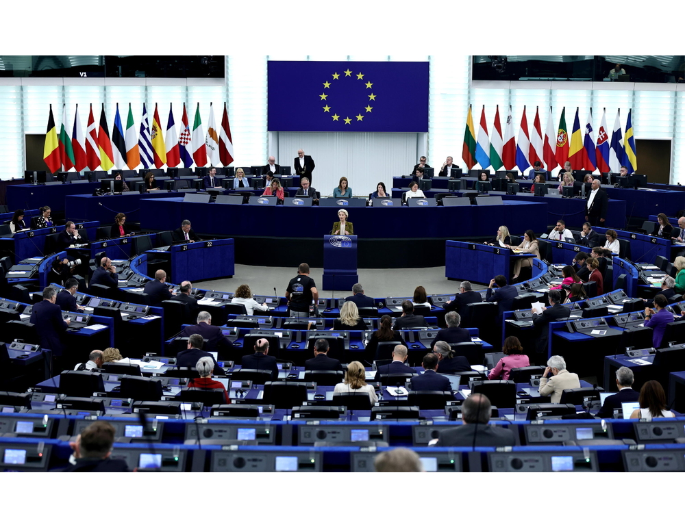 Intesa Ue su rinvio dell’Ai Act, introdotto il divieto di deepfake sessuali