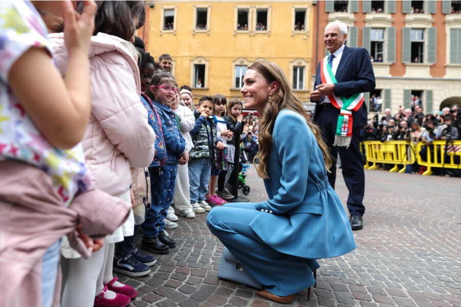 Il primo impegno la visita nella scuola dell'infanzia 'Salvador Allende'