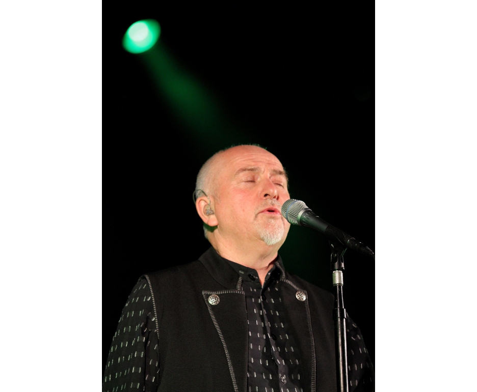 Marcia indietro sul taglio dei bagnini a Vancouver dopo l’intervento di Peter Gabriel