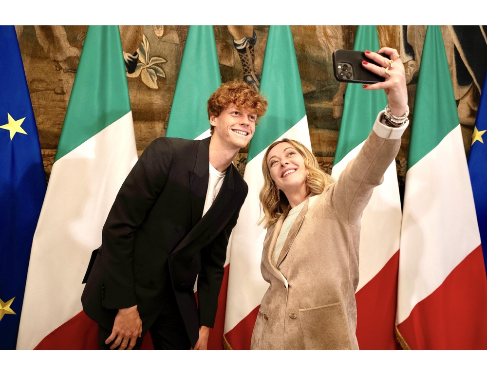 Meloni, Sinner scrive di nuovo la storia, altra pagina indimenticabile
