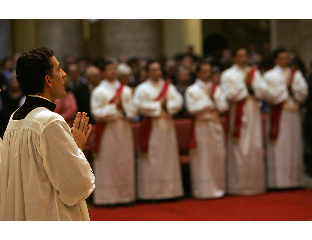 Meno vocazioni, la Chiesa apre alle donne per guida alle parrocchie