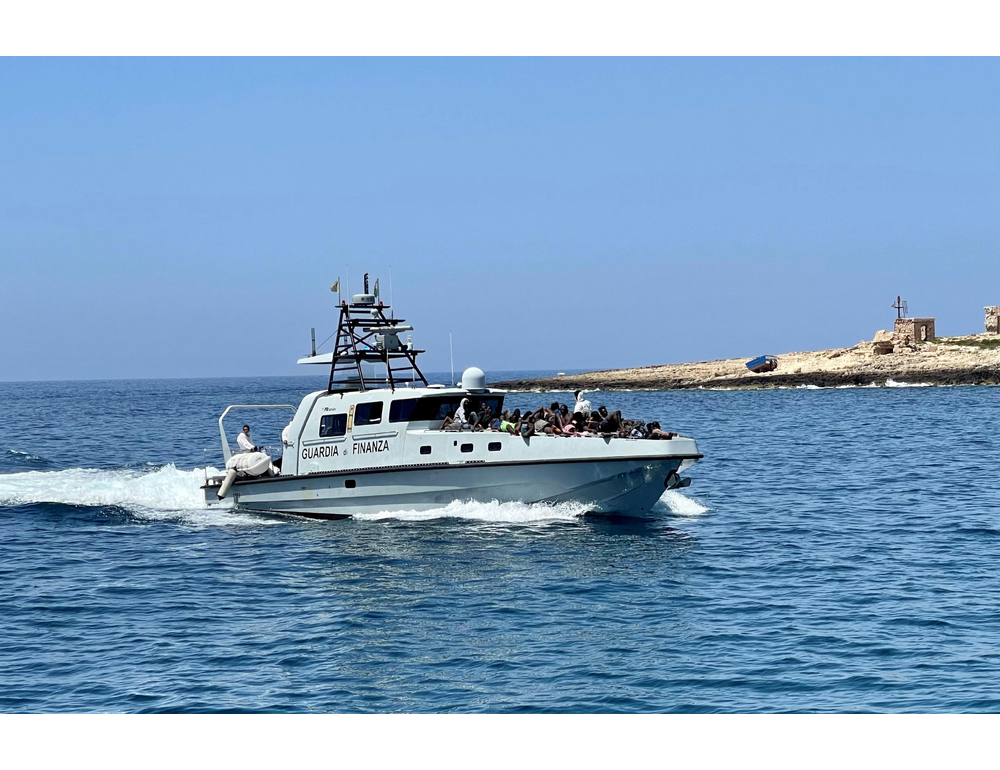 Migranti: neonata morta per ipotermia a Lampedusa dopo sbarco