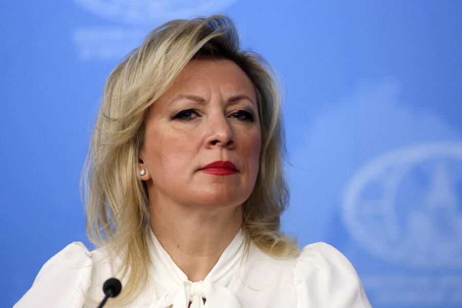 Zakharova: 'Gli Usa cercano di strangolarla economicamente'