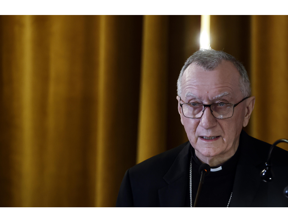 Parolin ‘può piacere o no ma il ruolo del Papa è predicare pace’