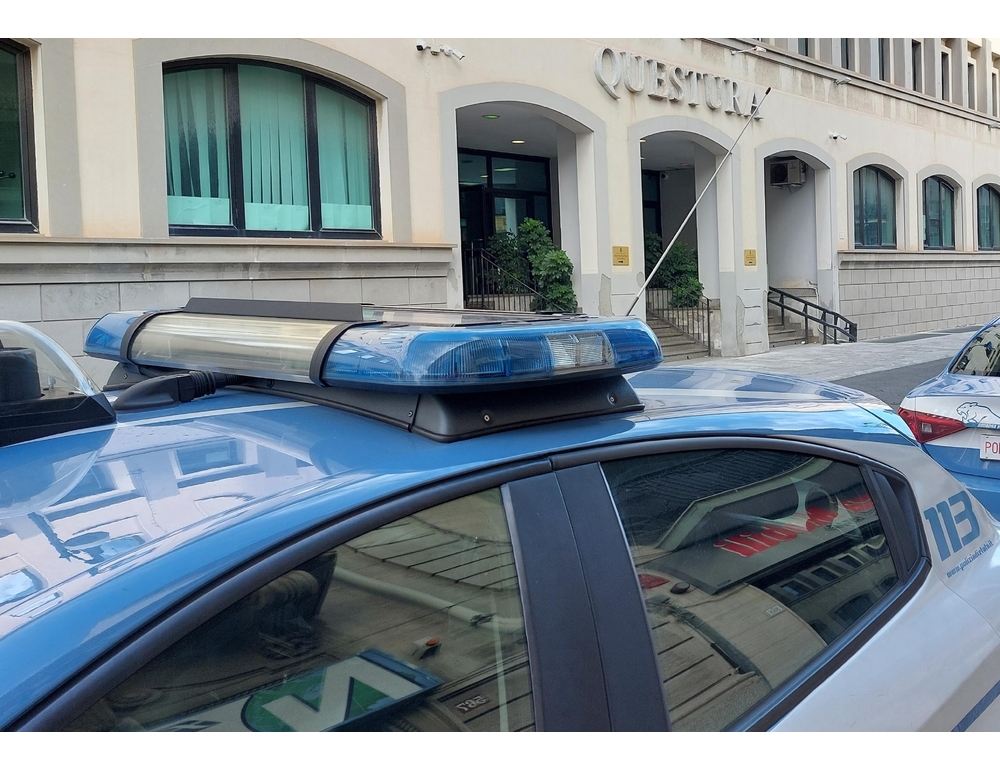 Piazza di spaccio attiva 24 ore su 24, arrestate 32 persone