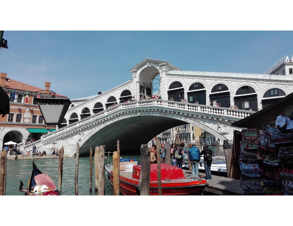 Risse e accoltellamenti a Venezia, arrestati in 5 da polizia e carabinieri