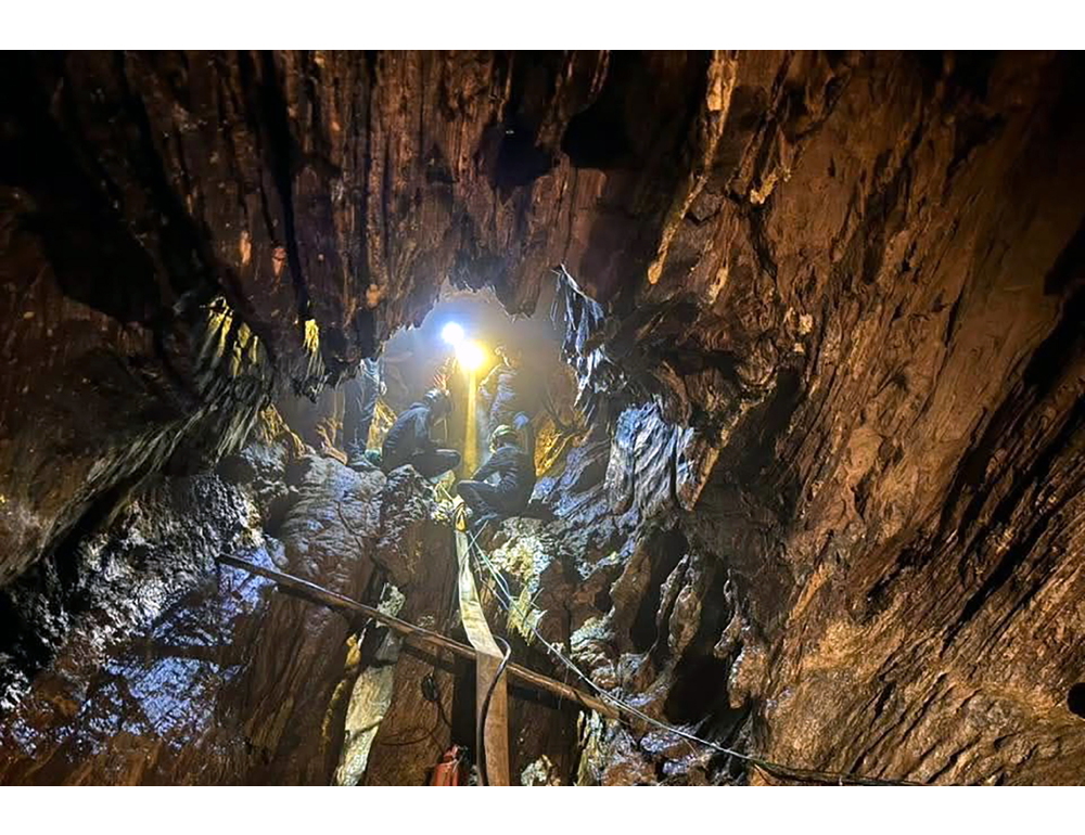 Salvati altri quattro uomini intrappolati in una grotta in Laos