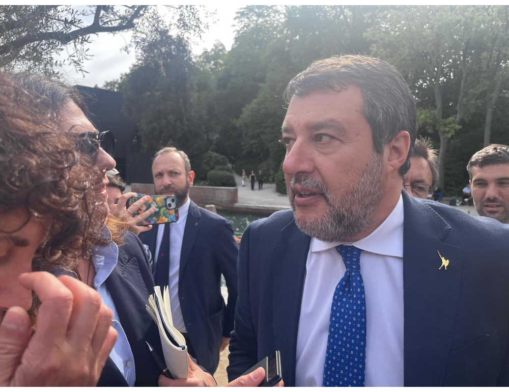Salvini, il ministro Giuli non inaugura la Biennale Arte? Ognuno fa quello che ritiene