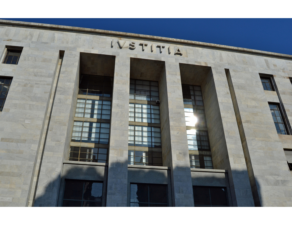 ‘Schiavi per costruire Consolato Usa a Milano’, fermato manager Caddell