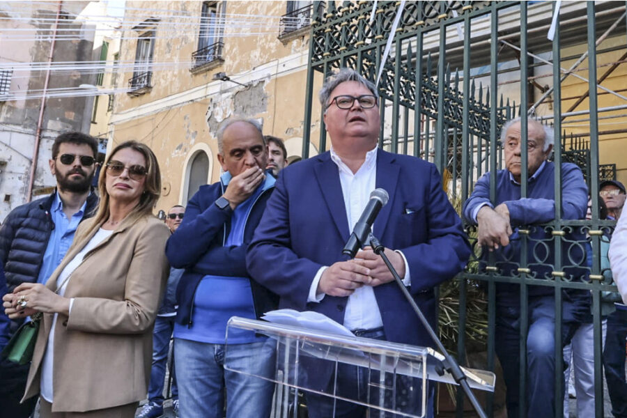 Dimissioni sindaco dopo le parole del procuratore Fragliasso su opacità macchina comunale