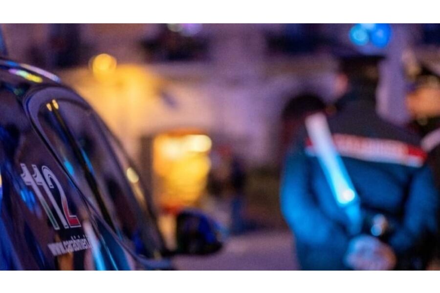Le giovani donne non sono in pericolo di vita. Indagano i carabinieri