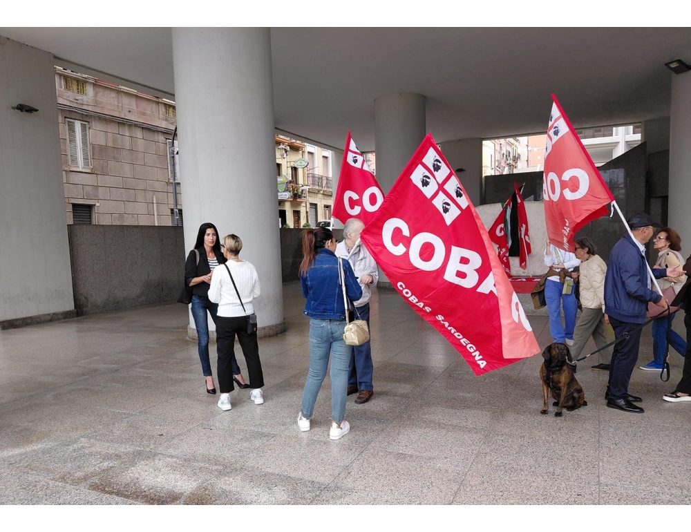 Scuola, sciopero e sit-in dei Cobas a Cagliari contro riforma e tagli