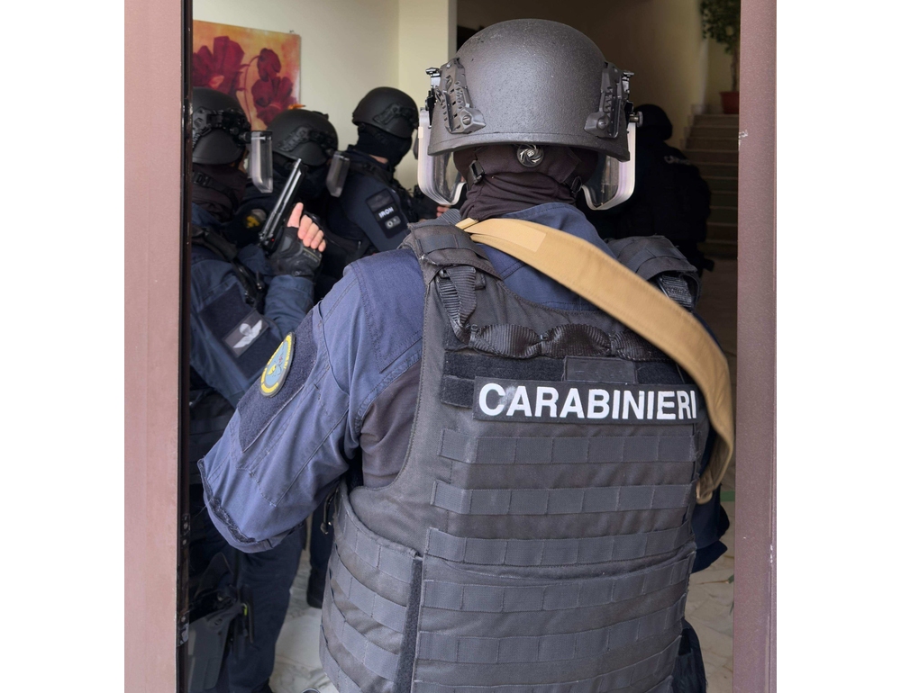 Sequestri di persona, torture e bombe, misure per 6 persone