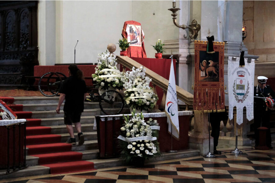 Tra i primi ad arrivare i ragazzi di Obiettivo3 e Domenicali