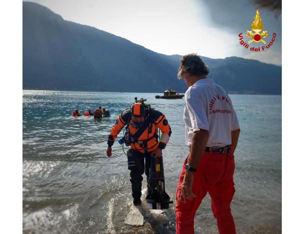 Si tuffa nel lago di Como e non riemerge, morto 15enne