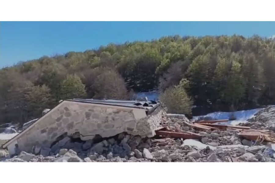 Travolta la struttura a 1.650 metri