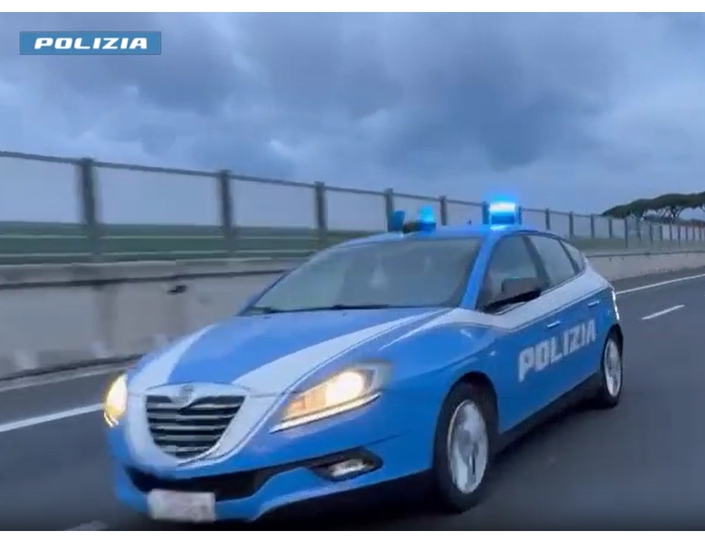 Spaccio, estorsioni e ‘stese’ nel Napoletano, 12 arresti