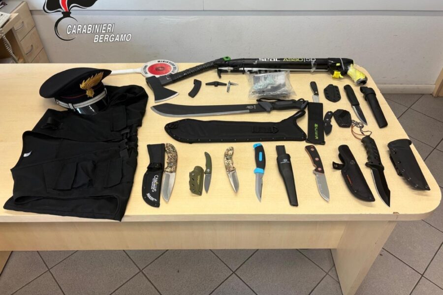 L'uomo arrestato e portato in carcere