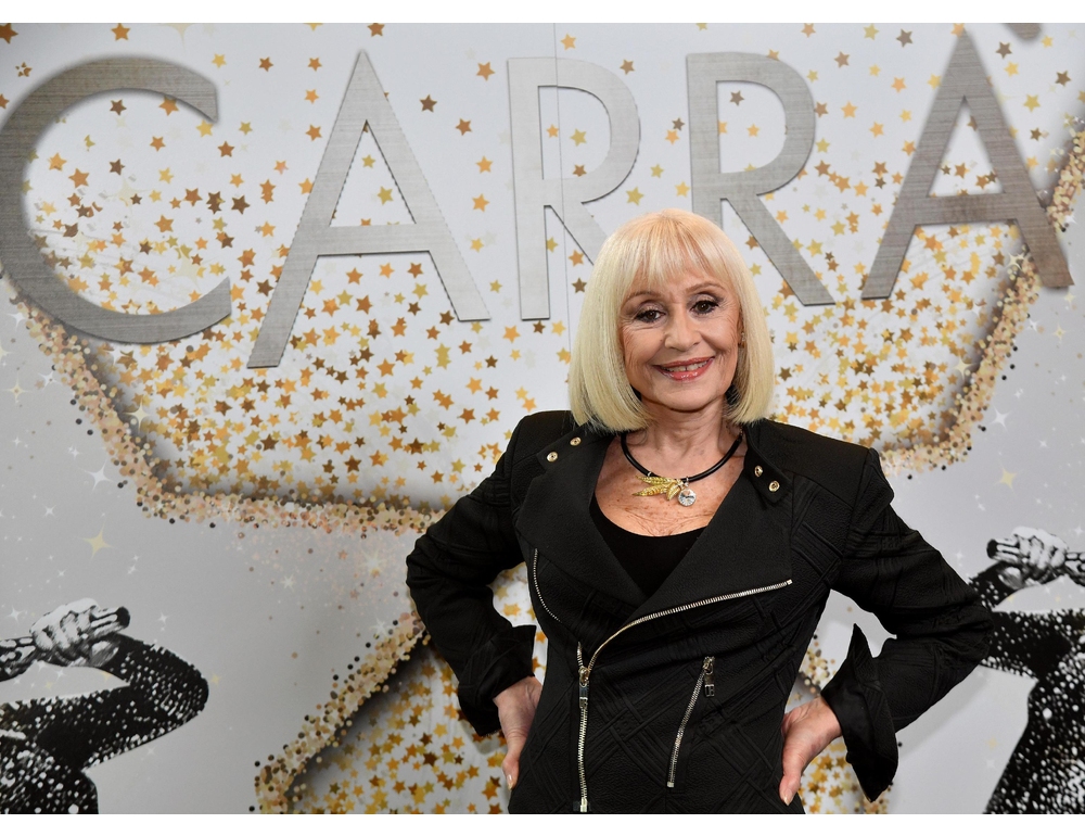 Sparite due cinture di Raffaella Carrà dalla mostra nelle Marche