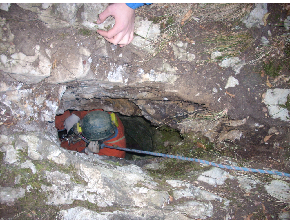 Speleologo intrappolato a Garessio, ha una gamba bloccata ma è cosciente