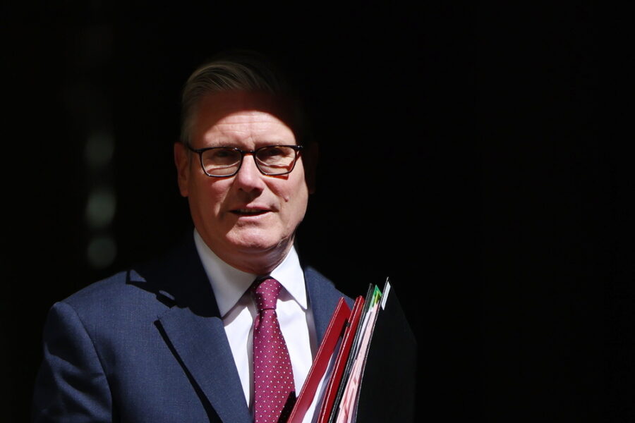 Premier Gb prova a resistere a rivolta nel Labour e a pressioni nel consiglio dei ministri