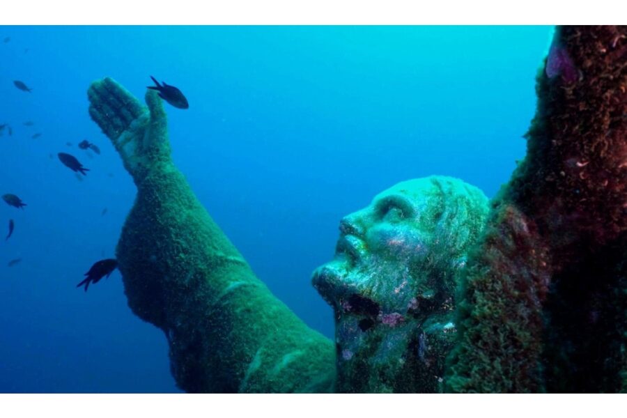 Statua bronzea si trova a -17 metri su fondale baia San Fruttuoso