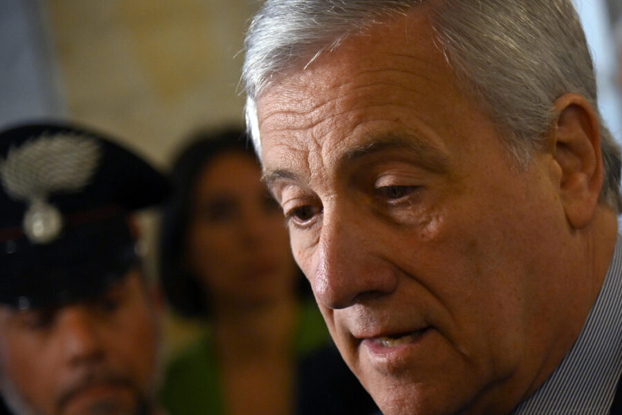 Il ministro annuncia il rientro del parlamentare e del giornalista