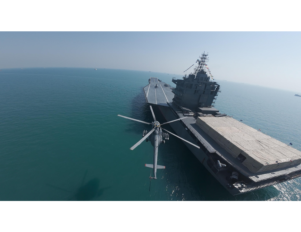 Teheran, colpita con due missili nave da guerra Usa vicino a Hormuz