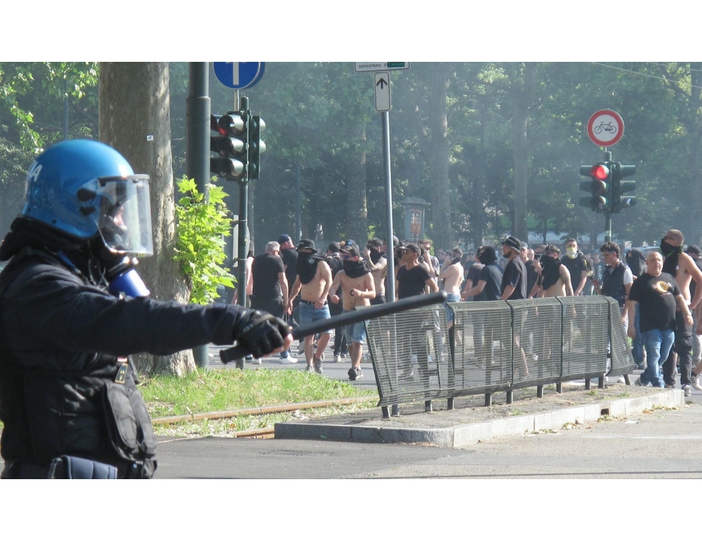 Tifoso ferito prima del derby di Torino, video al vaglio della polizia