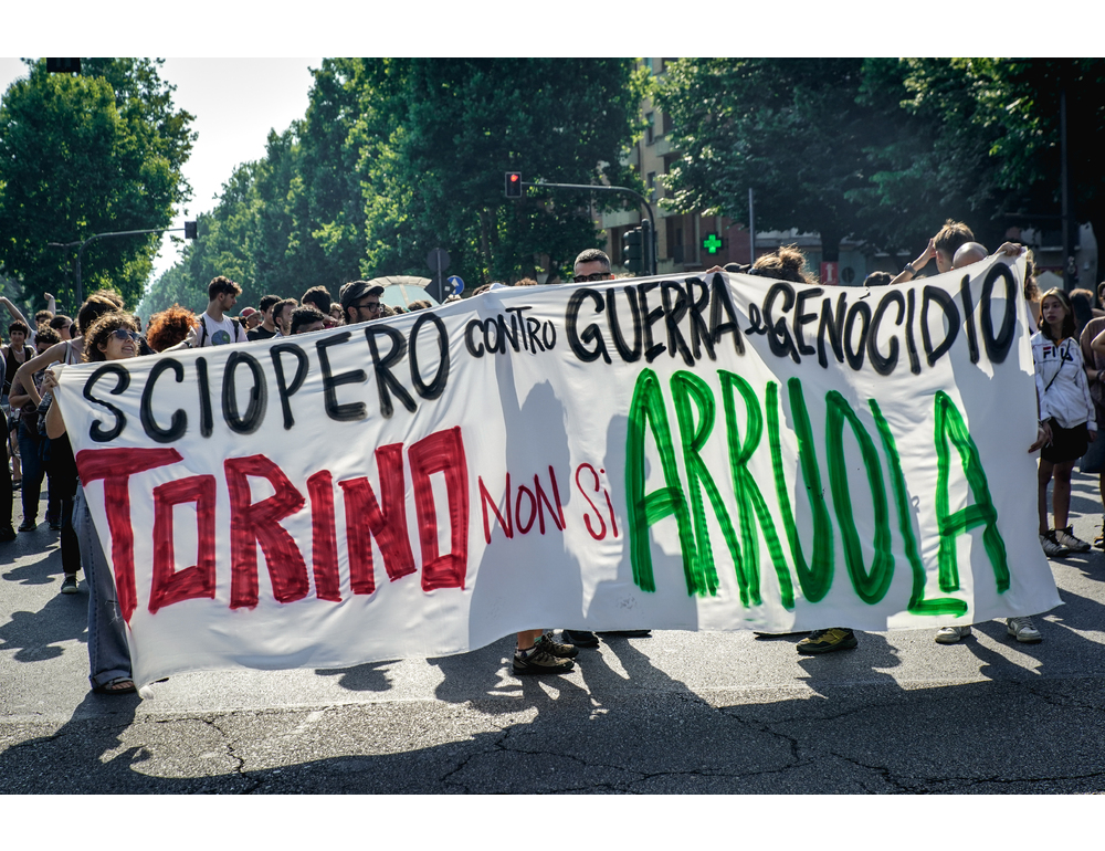 Torino per Gaza, il presidio diventa un corteo