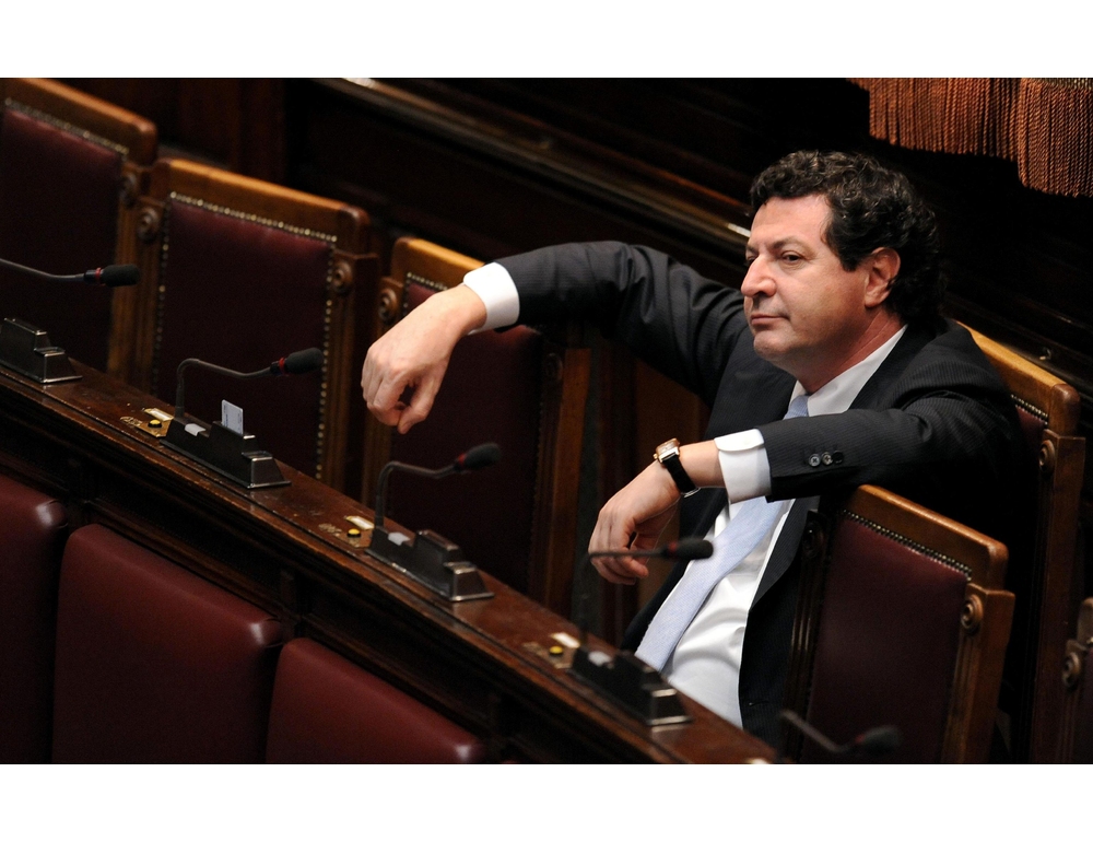 Truffa su finanziamenti pubblici, tra gli indagati ex deputato Calearo