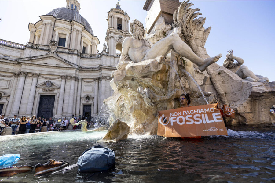 Avevano imbrattato la Fontana dei Quattro Fiumi